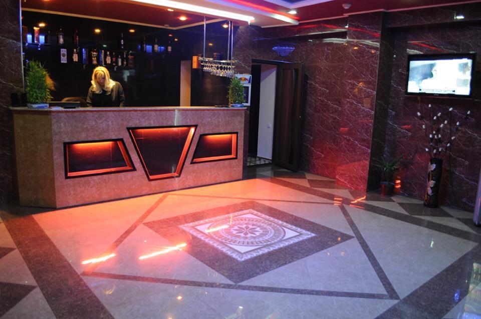 Hotel Apollon エレバン エクステリア 写真
