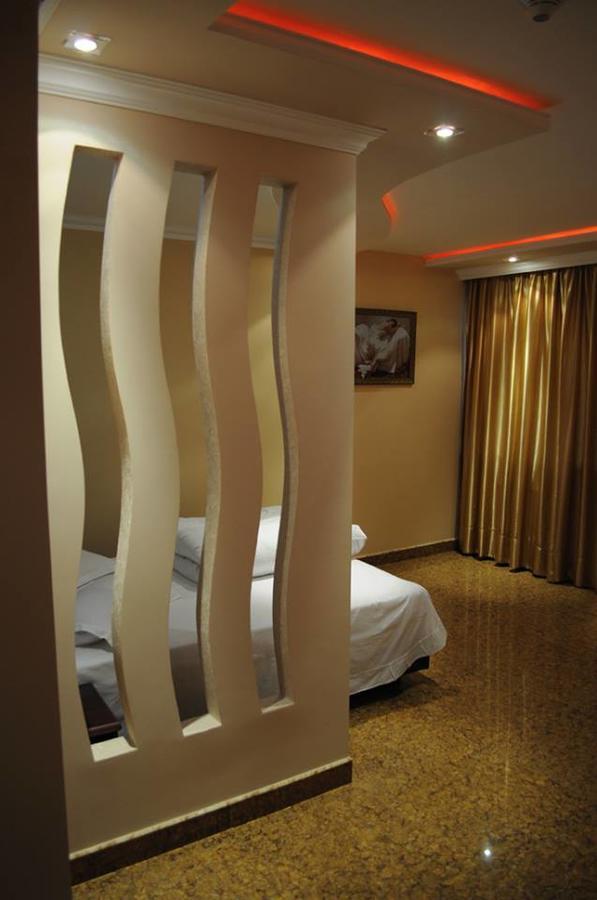 Hotel Apollon エレバン エクステリア 写真